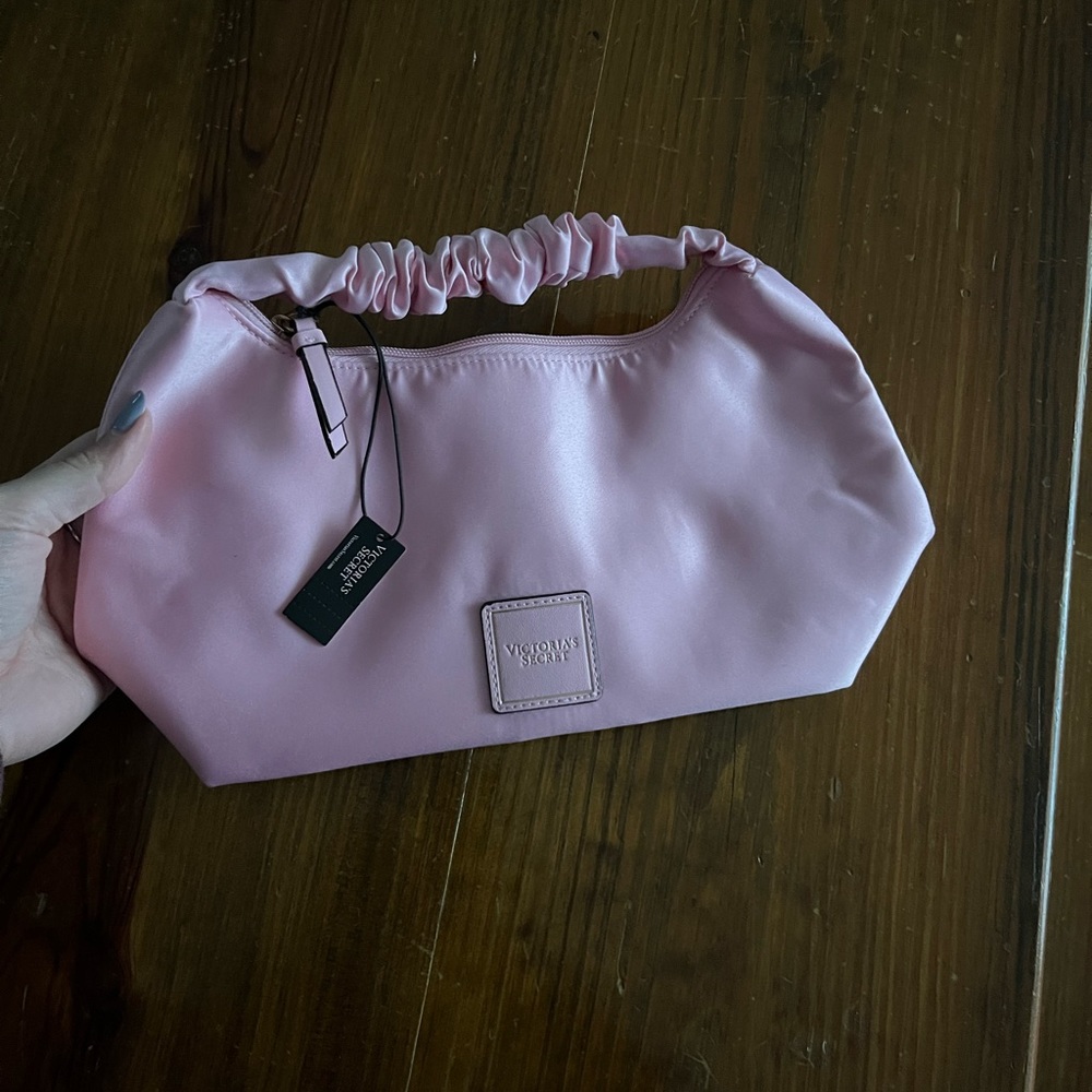 Victoria’s Secret light pink purse adjustable strap, NWT